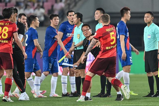 骑士新赛季五场重要对决：詹姆斯回归与伤痛回忆